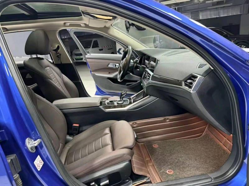 成都19年宝马3系3