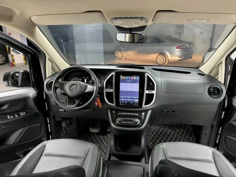 成都20年奔驰威霆9