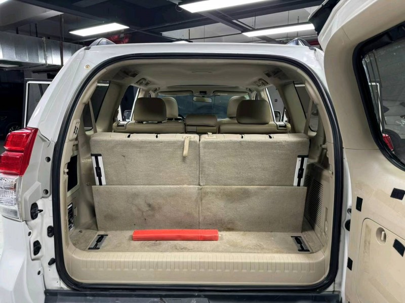 成都13年丰田普拉多8