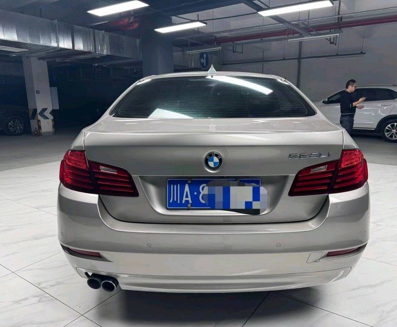 成都15年宝马5系4