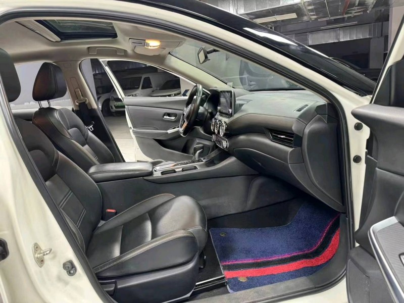 成都20年日产轩逸6