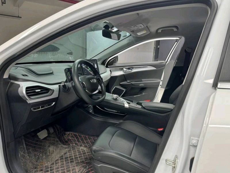 成都23年吉利几何5