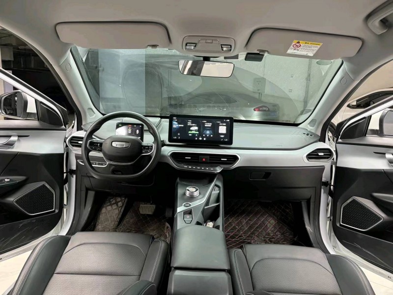 成都23年吉利几何7