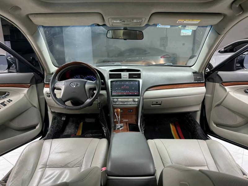 成都15年丰田凯美瑞7