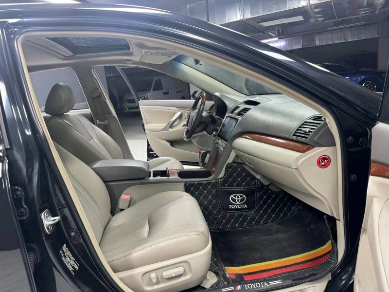 成都15年丰田凯美瑞9