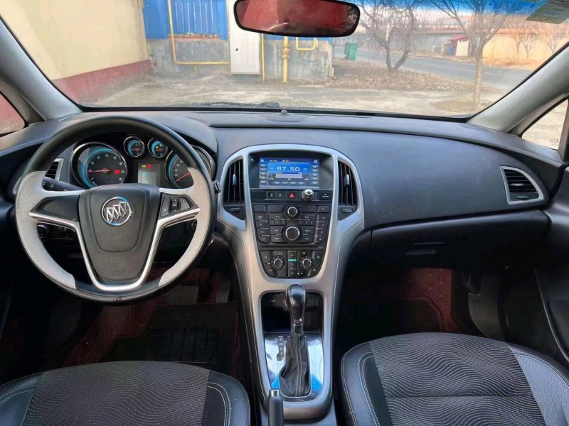 东营15年别克英朗3