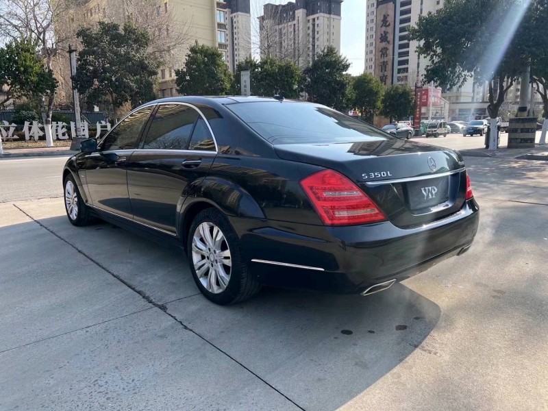 济宁13年奔驰S8