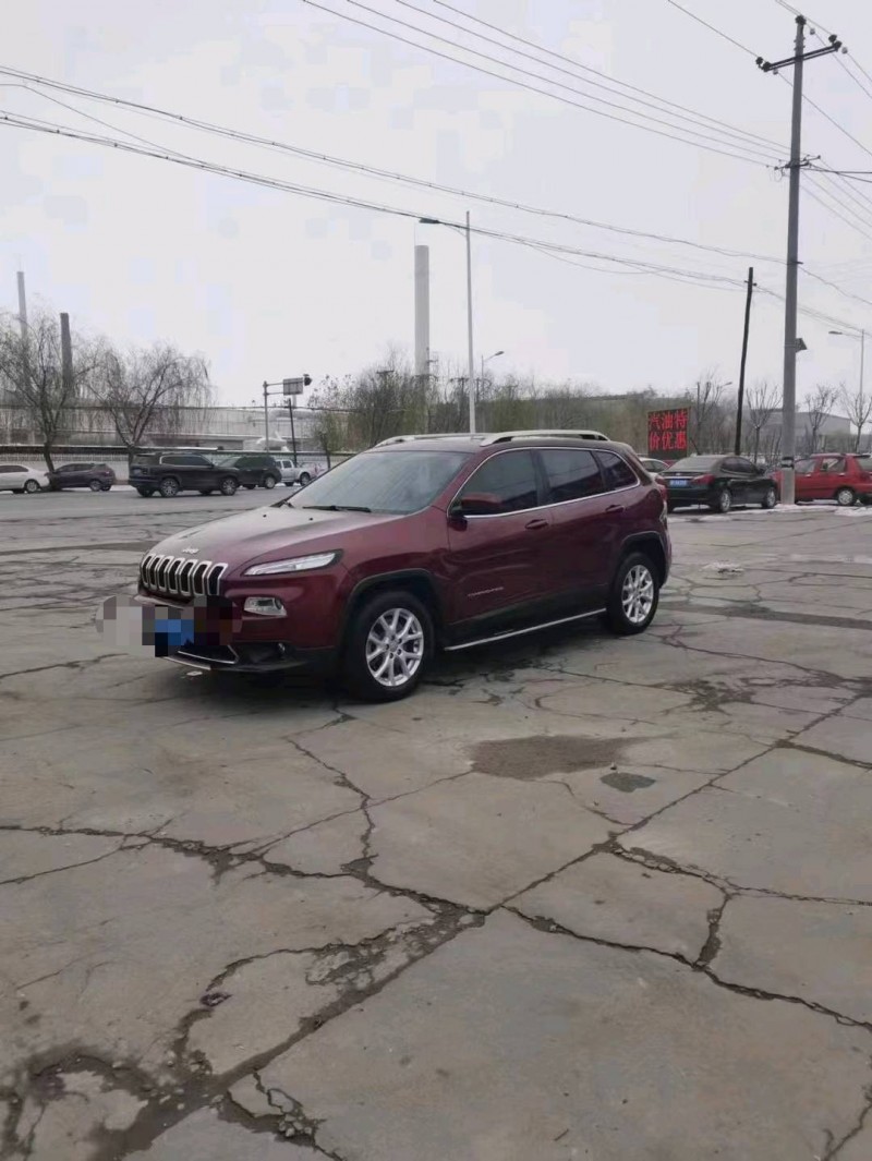 保定17年Jeep自由光3