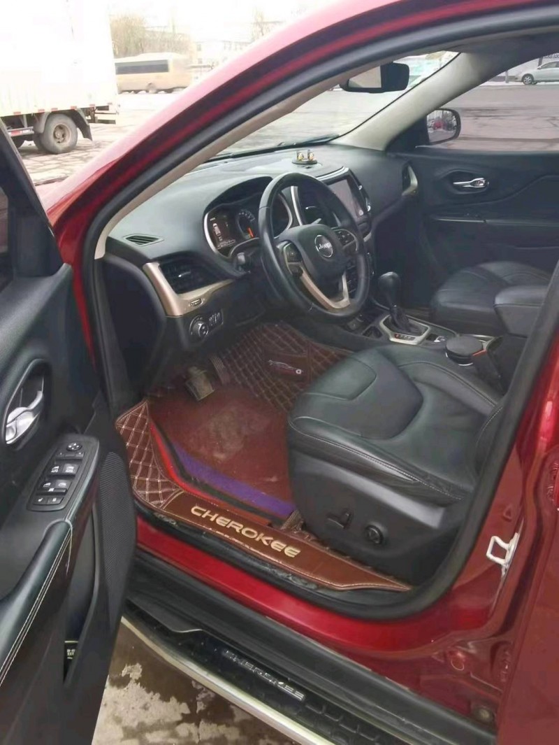 保定17年Jeep自由光6