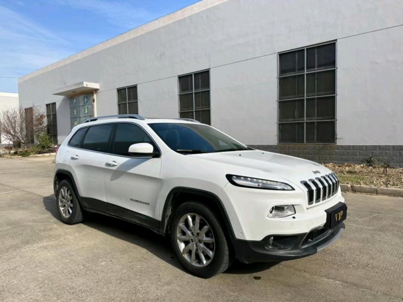 盐城16年Jeep自由光3