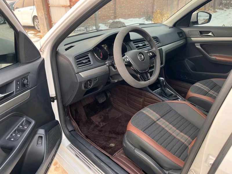 保定21年大众朗逸6