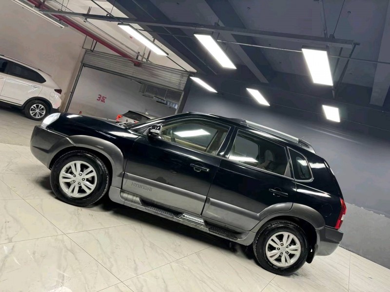 成都12年现代途胜2