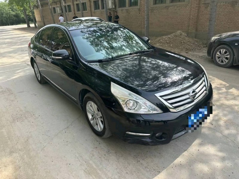 保定12年日产天籁2