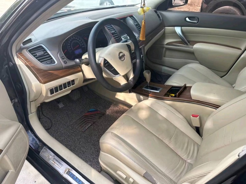 保定12年日产天籁6