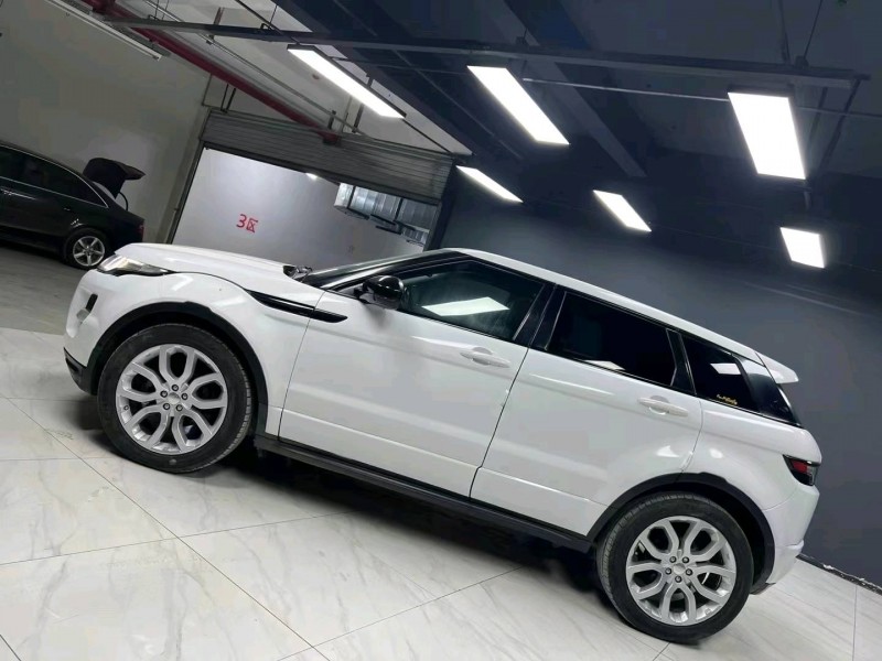 成都14年路虎极光3