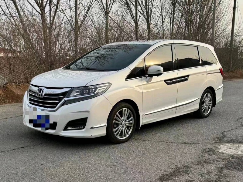 青岛17年本田艾力绅2