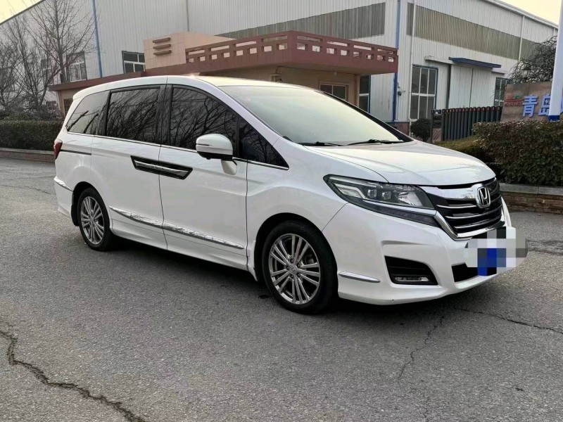 青岛17年本田艾力绅3