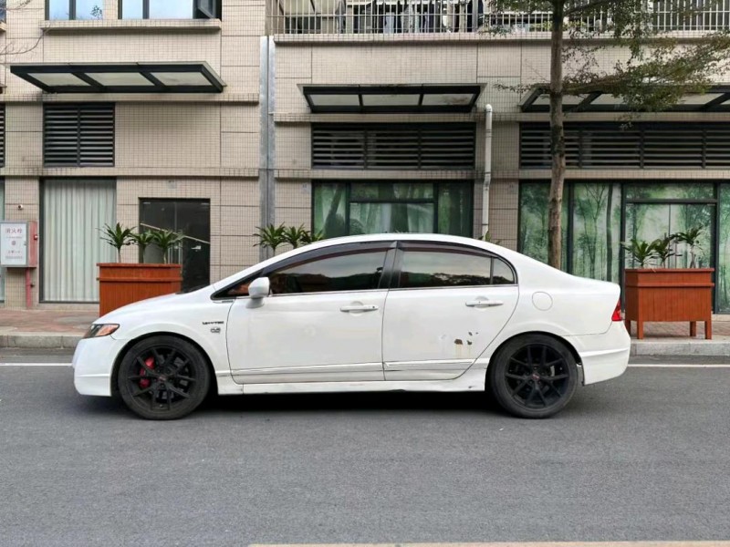 广州11年本田思域3