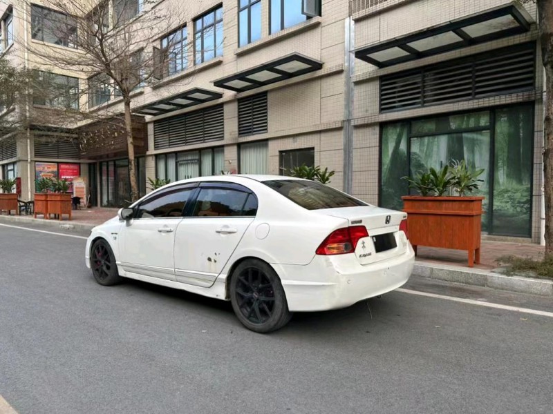 广州11年本田思域5