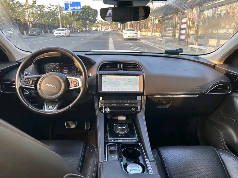 廈門19年捷豹F-PACE7