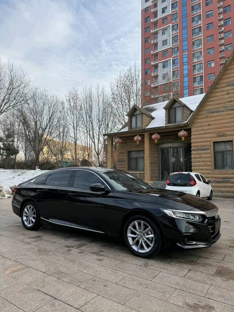 邢台22年本田雅阁3