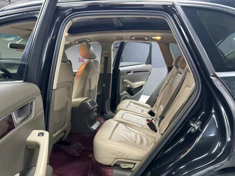 成都12年奥迪Q58