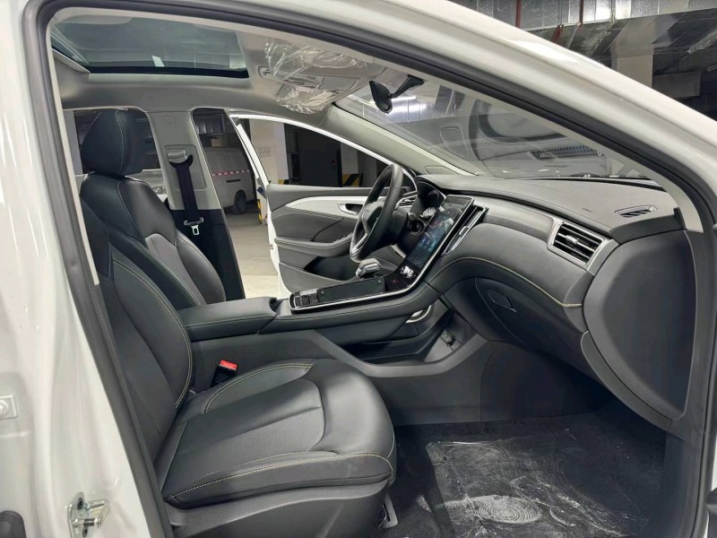 成都23年荣威i64