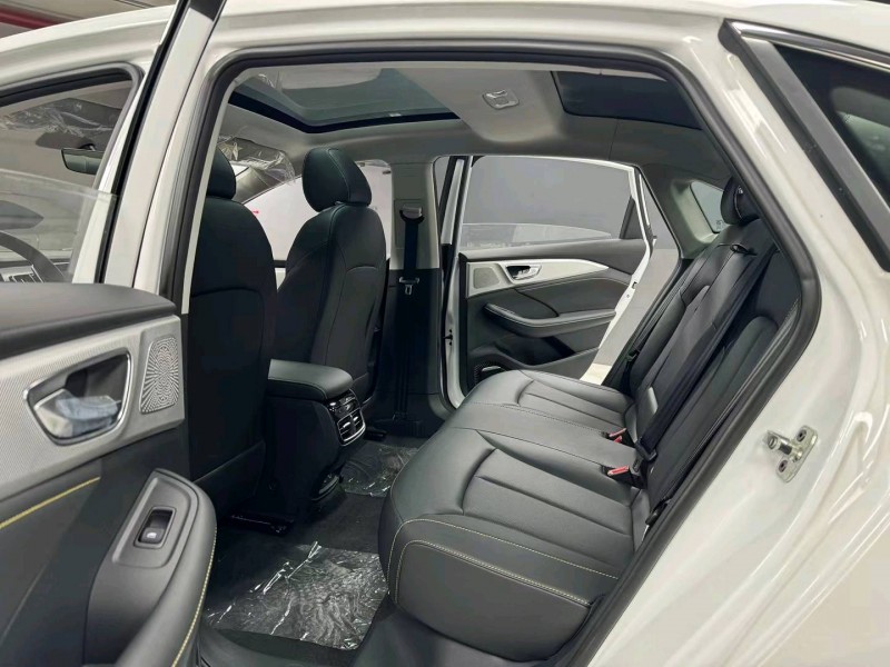 成都23年荣威i67