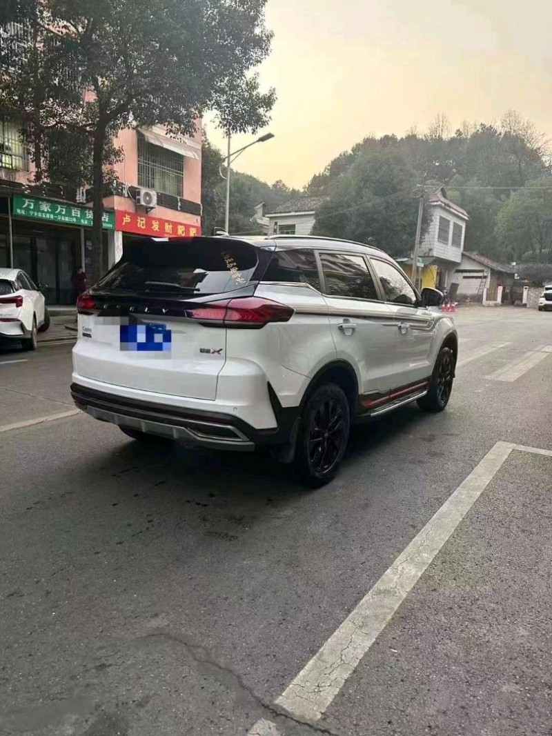邵阳22年吉利博越7