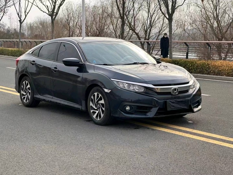 济宁19年本田思域2