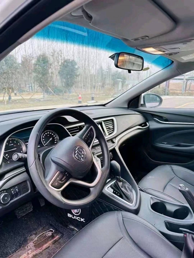 济宁23年别克英朗4