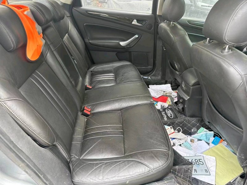 重庆12年福特蒙迪欧-致胜3