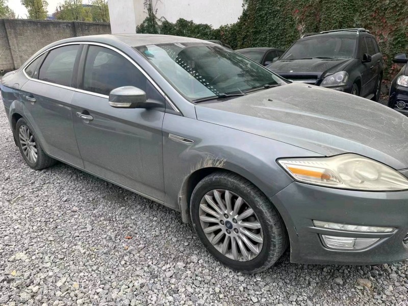 重庆12年福特蒙迪欧-致胜5