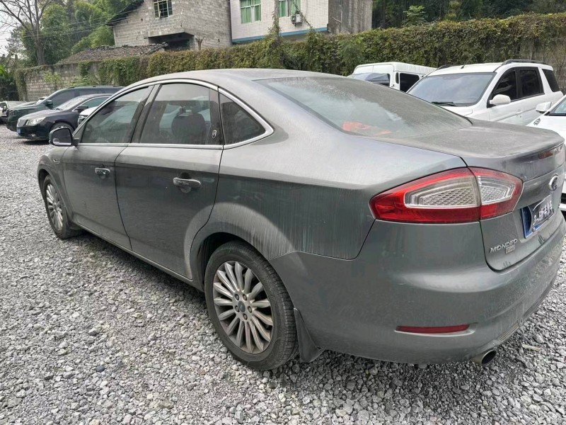 重庆12年福特蒙迪欧-致胜8