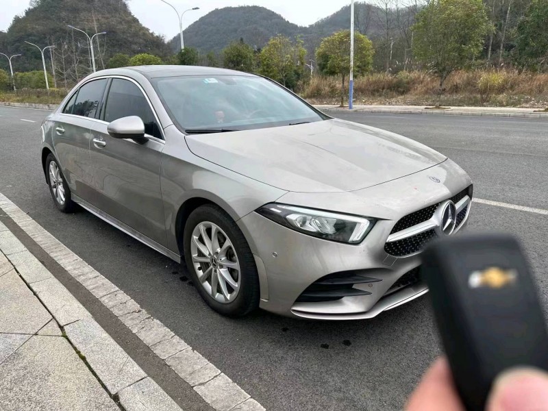 重庆19年奔驰A8