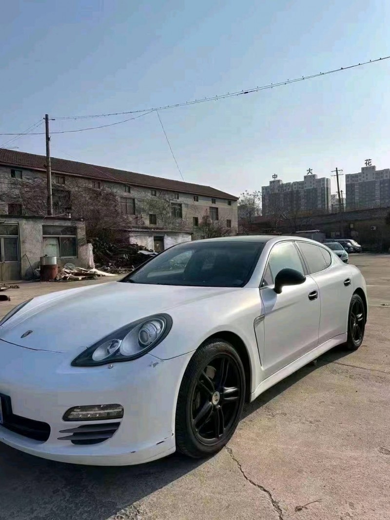 东营11年保时捷帕拉梅拉2
