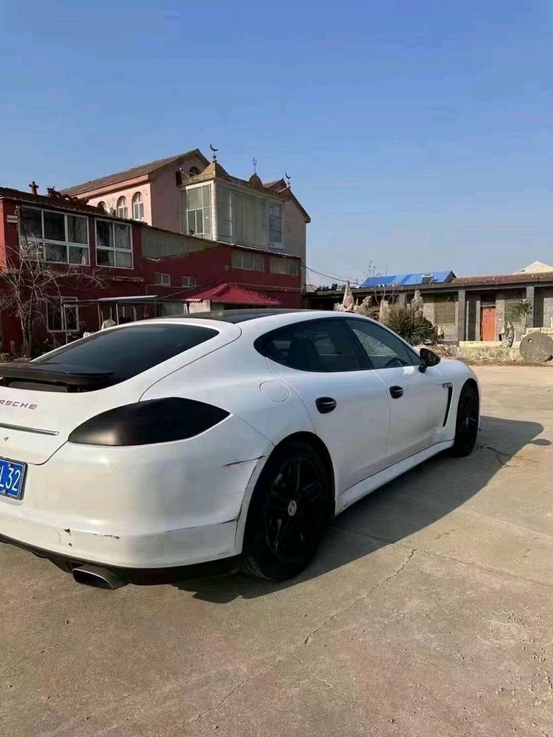 东营11年保时捷帕拉梅拉8