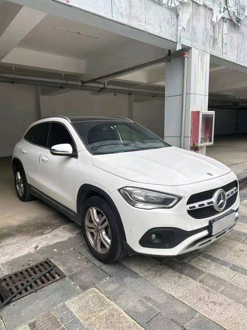 东营21年奔驰GLA2