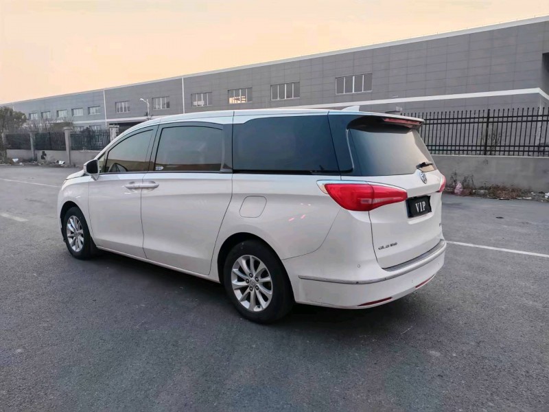 徐州19年别克GL84