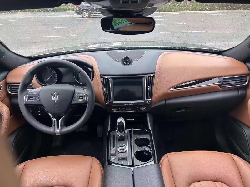 青岛18年玛莎拉蒂Levante6