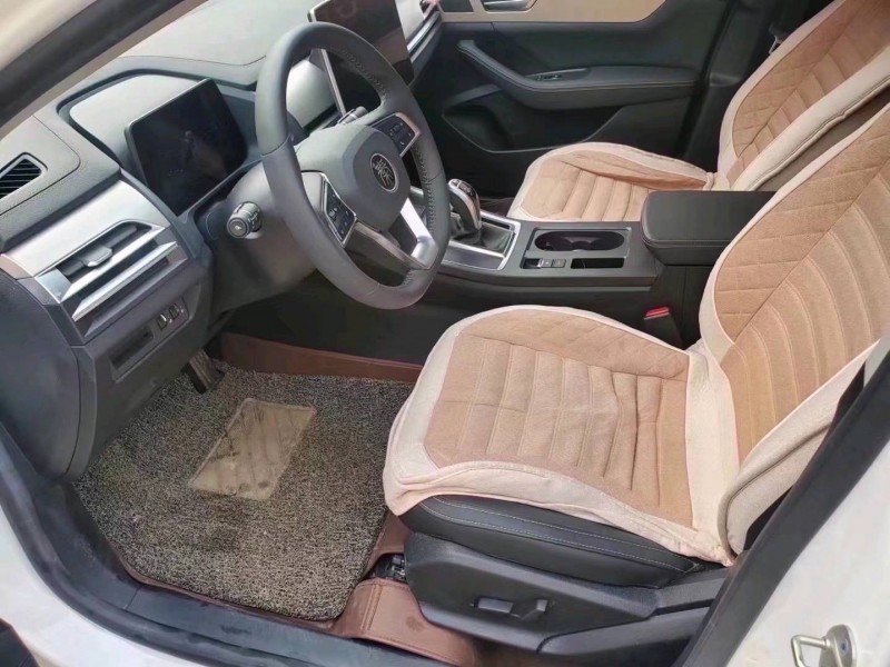 济宁19年比亚迪秦5