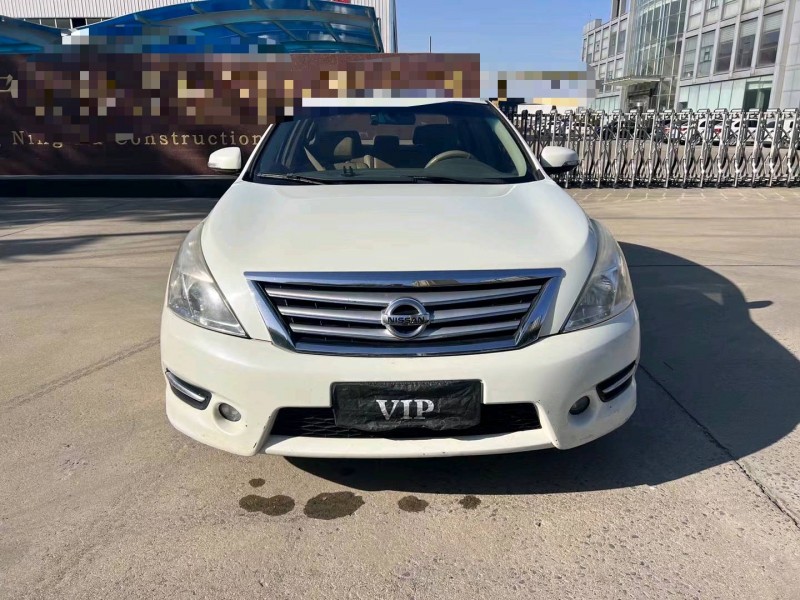 济宁13年日产天籁1