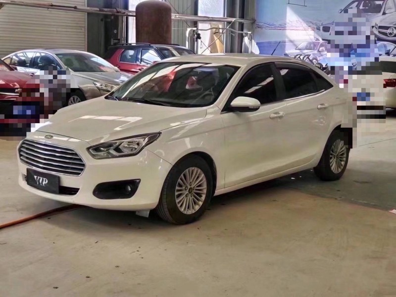 济宁17年福特福睿斯3