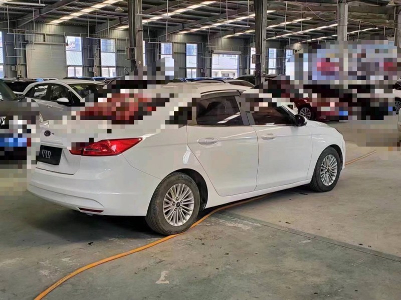 济宁17年福特福睿斯7