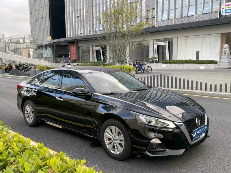 深圳19年日产天籁2