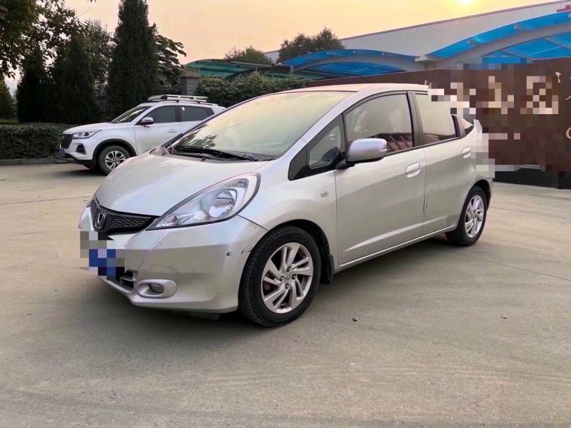 济宁14年本田飞度3
