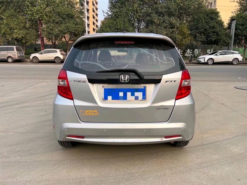 济宁14年本田飞度9