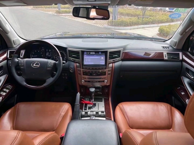 济宁15年雷克萨斯LX5