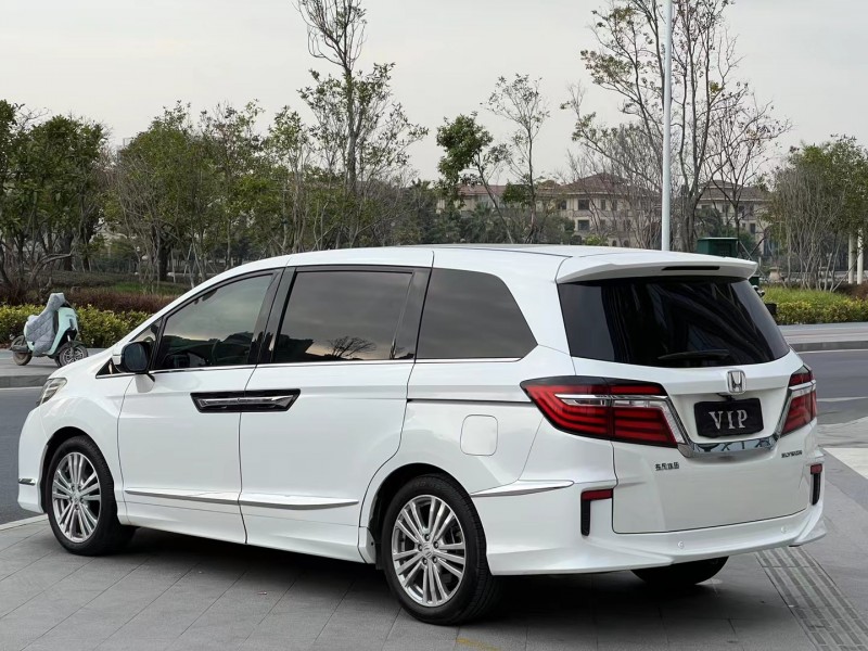 东莞17年本田艾力绅4