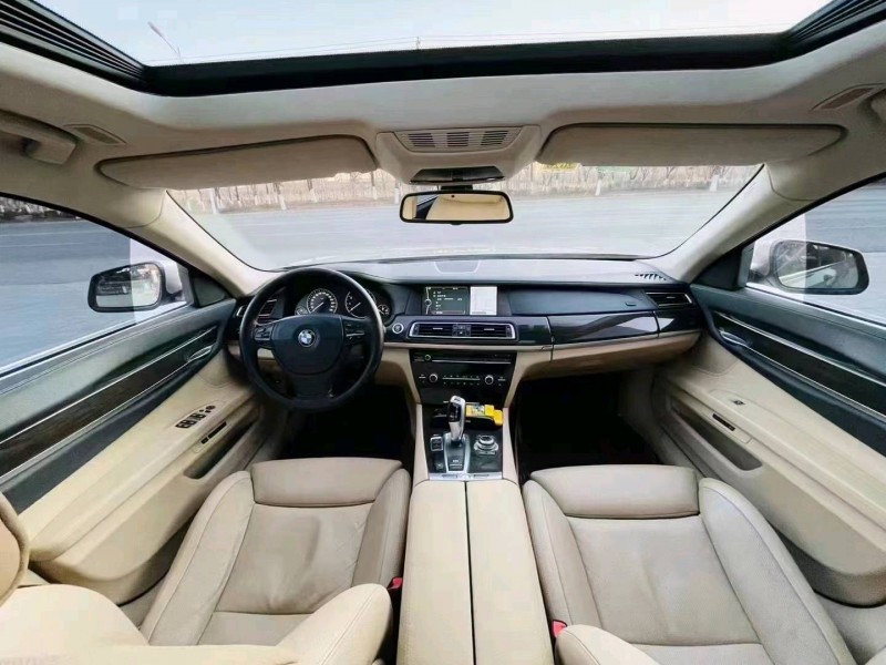 北京11年宝马7系5